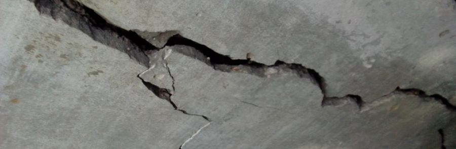 Почему появляются трещины в бетоне?